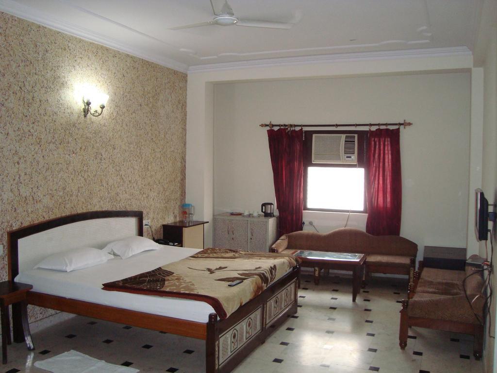 Hotel Dawat Palace Agra  Zimmer foto