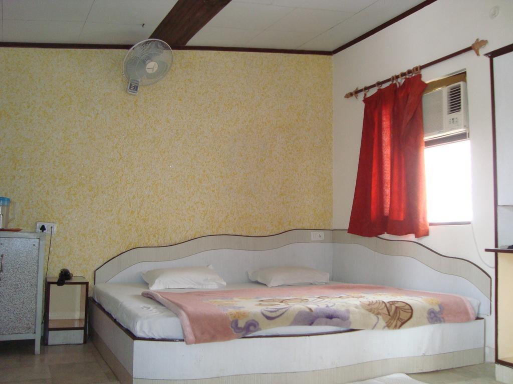 Hotel Dawat Palace Agra  Zimmer foto