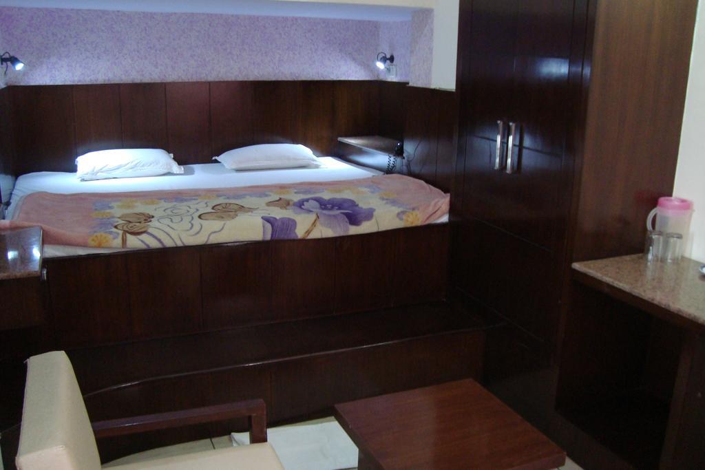 Hotel Dawat Palace Agra  Zimmer foto